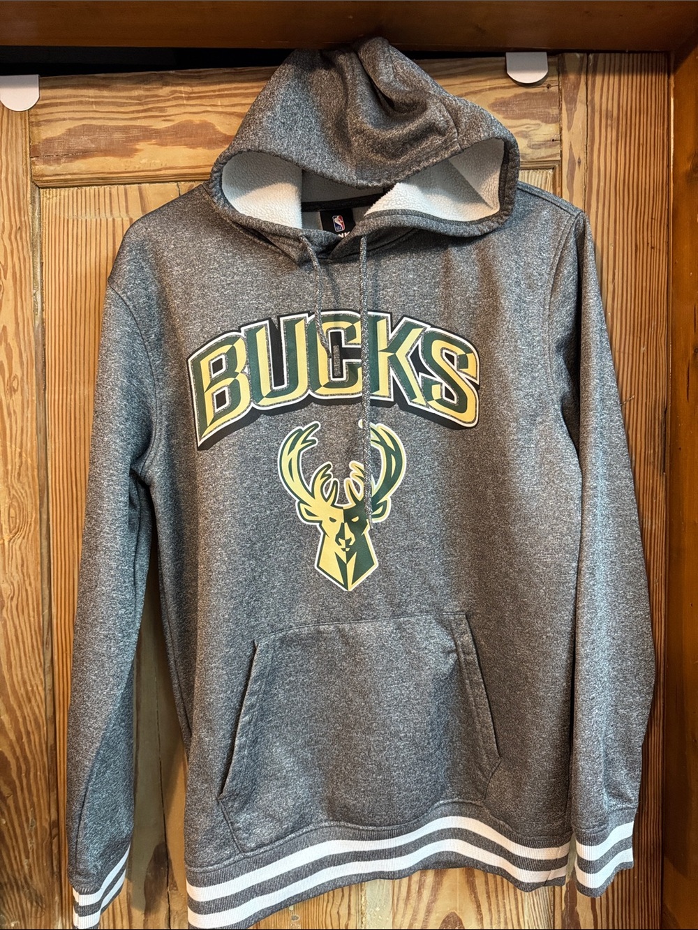 Bucks Small Gray Pullover Hoodie Sweatshirt fleece lined NBA UNK